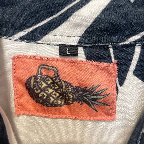 Banana Blossom Hawaiian Shirt – Pearl White – Size Large – Worn Once (Like New!) - Picture 4 of 4